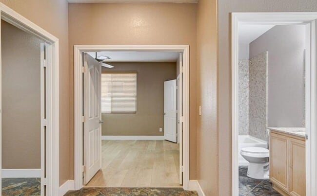 Building Photo - 757 Secret London Ave