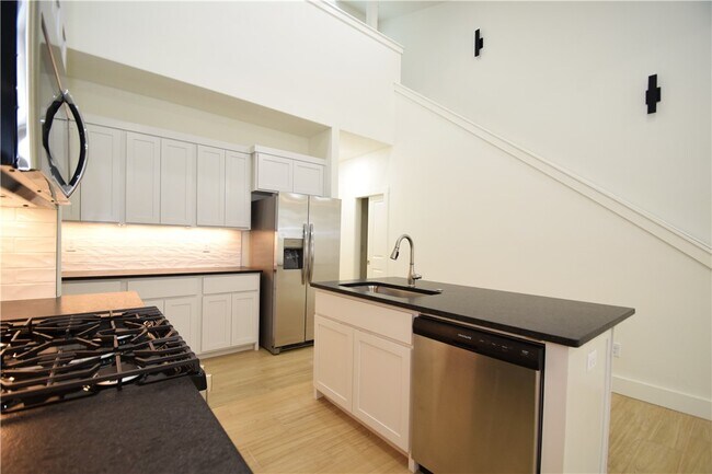 Building Photo - 674 Sun Meadows Loop