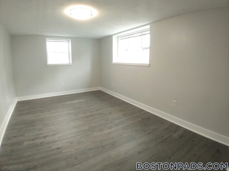 Building Photo - 40 Fenton St