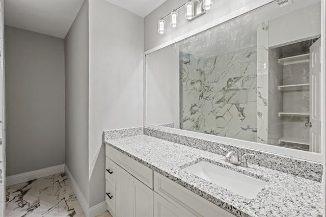 Building Photo - 3939 Branch Hollow Dr