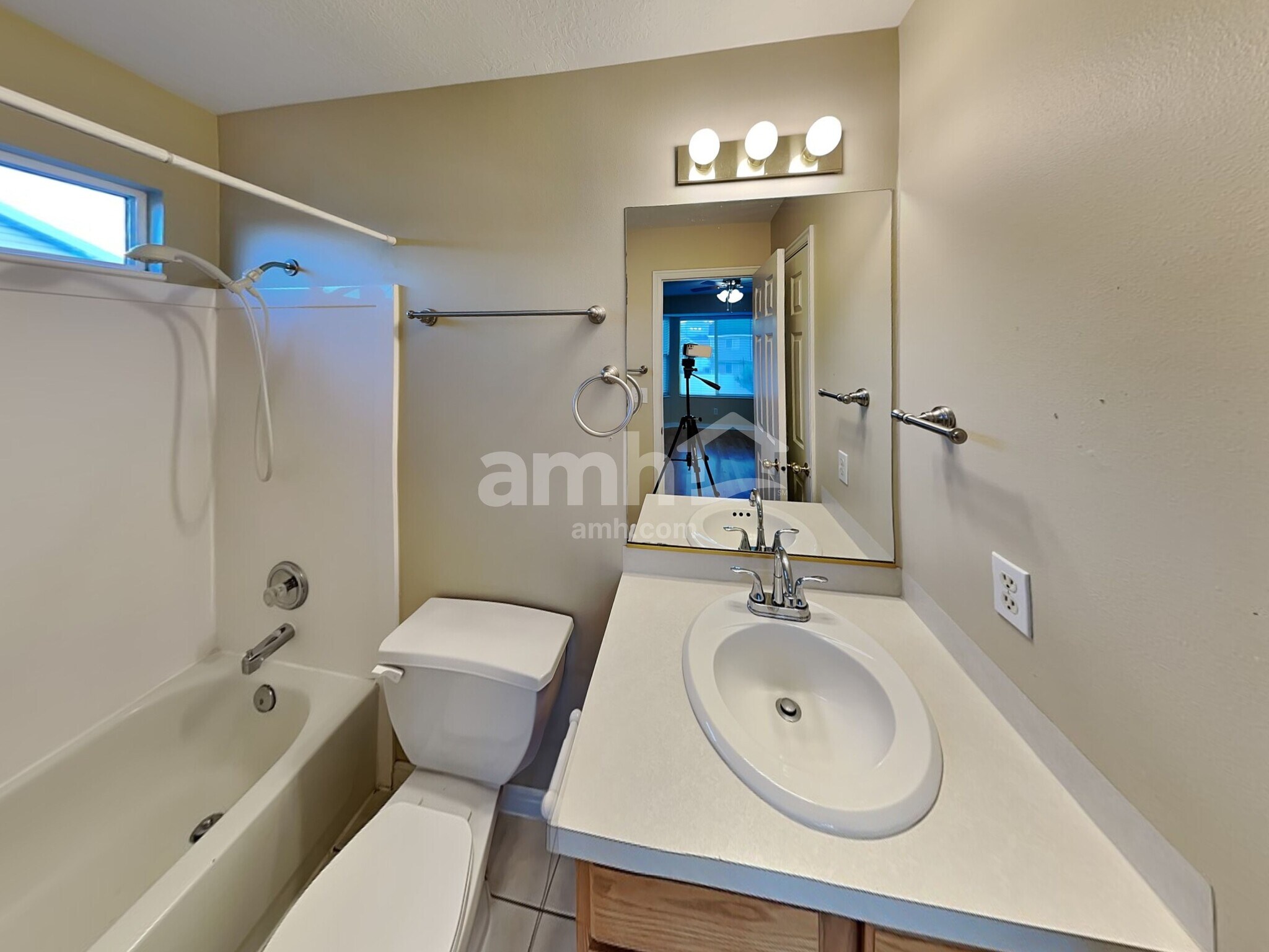 Building Photo - 1659 W 1065 S