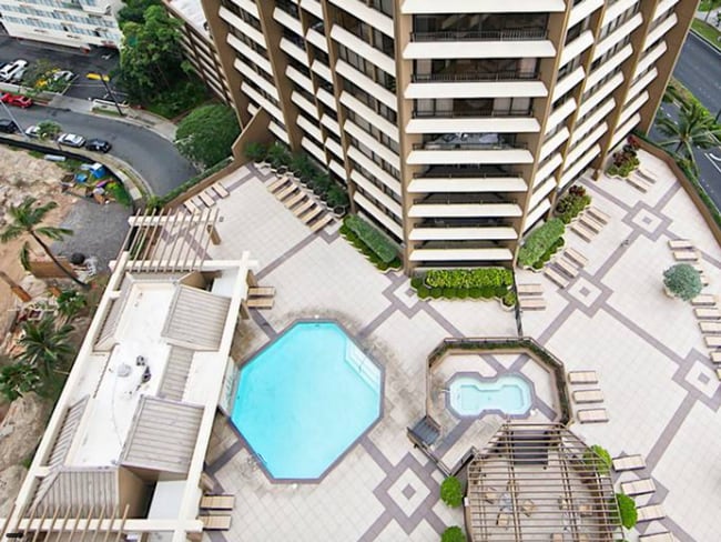 Building Photo - Renovated Fully Furnished 1 Bedroom at Discovery Bay