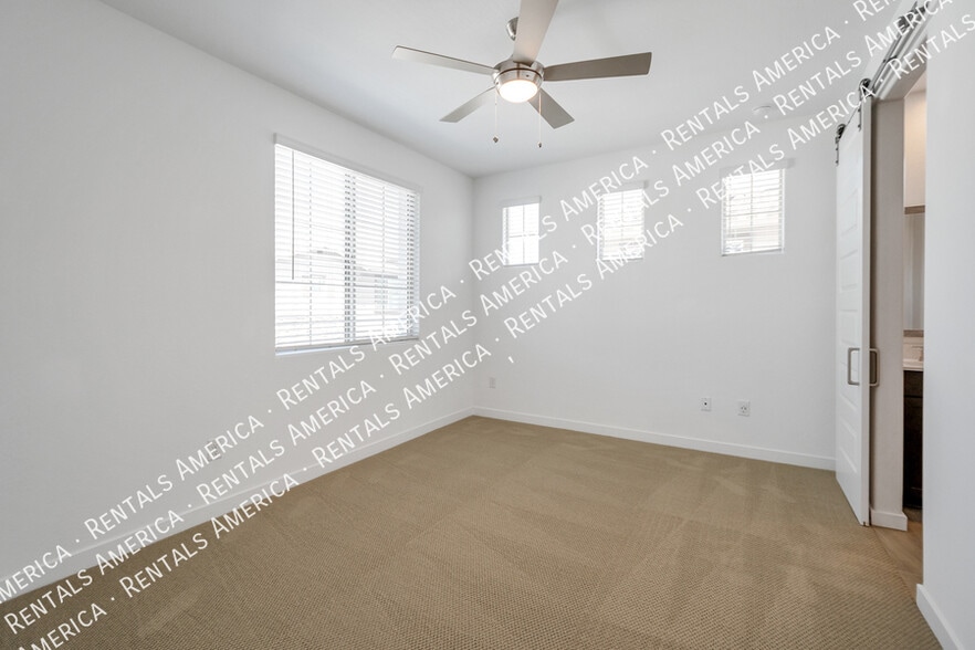Building Photo - 4100 S Pinelake Way