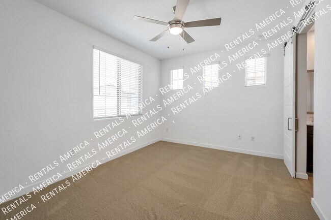 Building Photo - 4100 S Pinelake Way