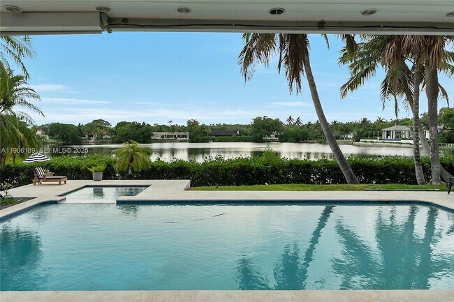 Building Photo - 415 Rovino Ave