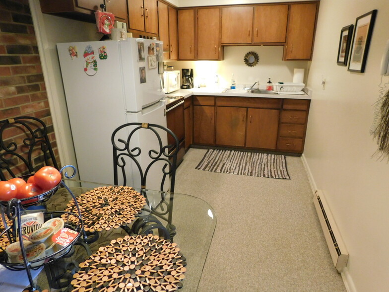 Kitchen - 1553 W Grandview Blvd