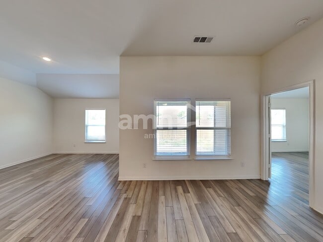 Building Photo - 1246 Treeta Trail