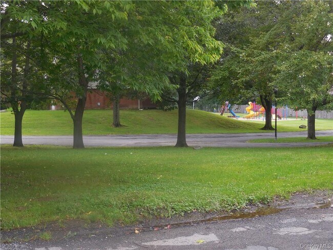 Building Photo - 16 Patton Dr