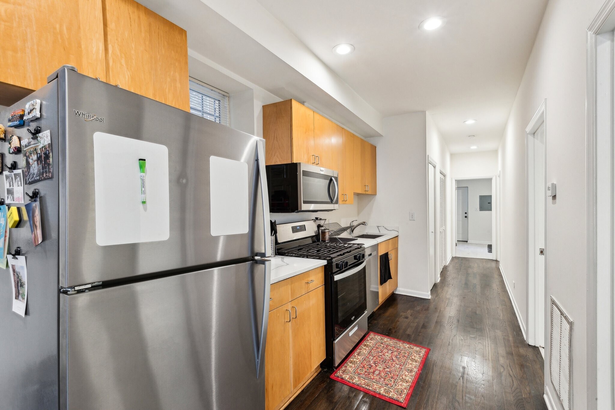 Building Photo - 1254 N Greenview Ave