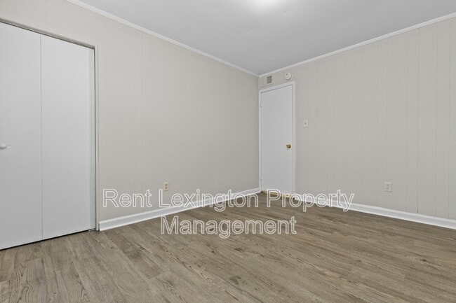 Building Photo - 1707 Sarasota Ct