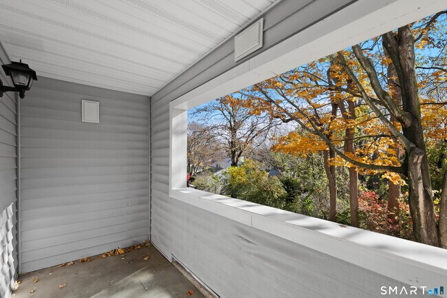 Building Photo - 267 Melba St