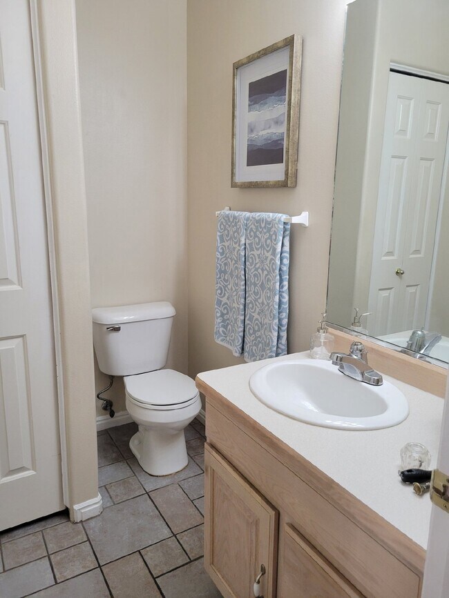 Building Photo - 2 Bed/1.5 Bath In An Active 55+ Community