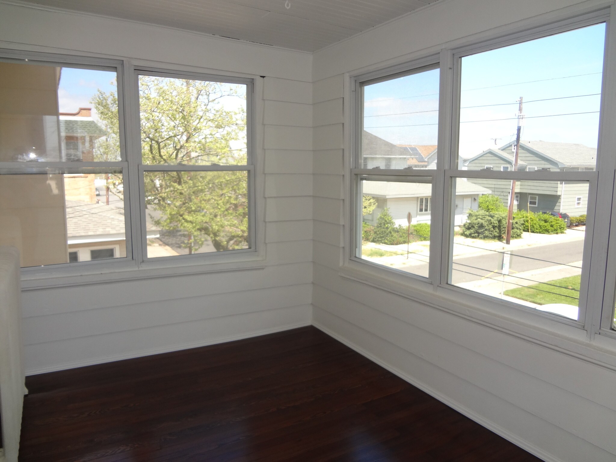 Building Photo - 2 N Austin Ave