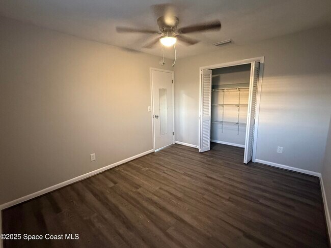 Building Photo - 1170 Molaki Dr