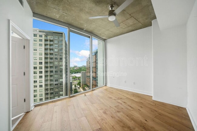 Building Photo - 44 Peachtree Pl NW