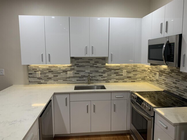 Building Photo - 285 Harvard St