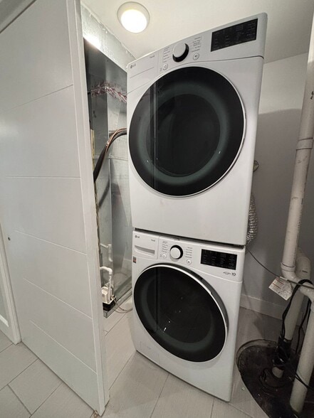 Building Photo - 2114 N Franklin St