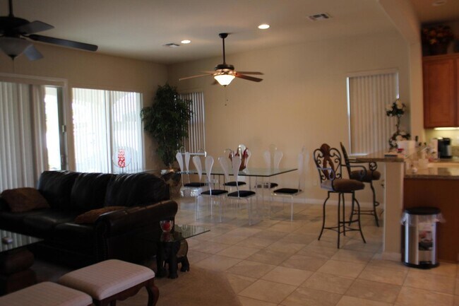 Building Photo - 40433 Corte San Carlos