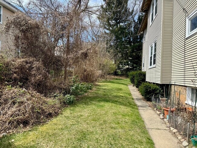 Building Photo - 141 Walworth St