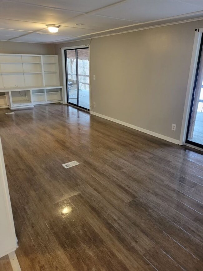 Building Photo - Renovated 3 Bedroom 2 Bath Home for Rent!!