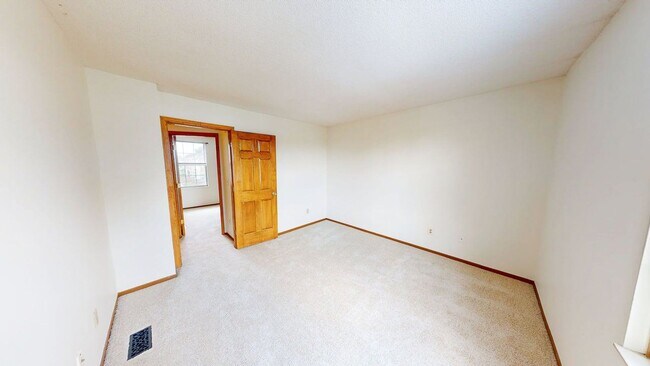 Building Photo - 5067 Stoneybrook Blvd