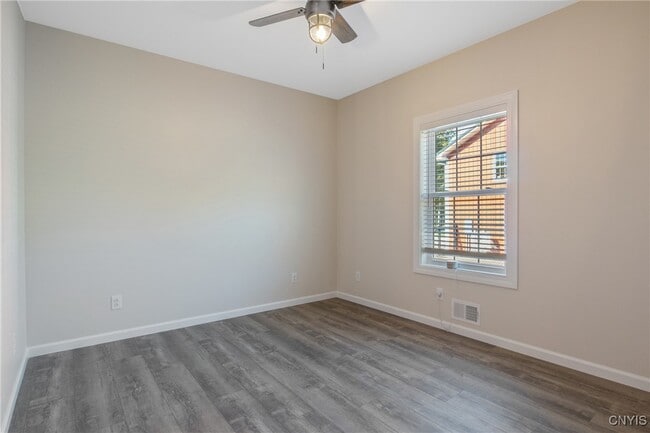 Building Photo - 25 Zahler Tract