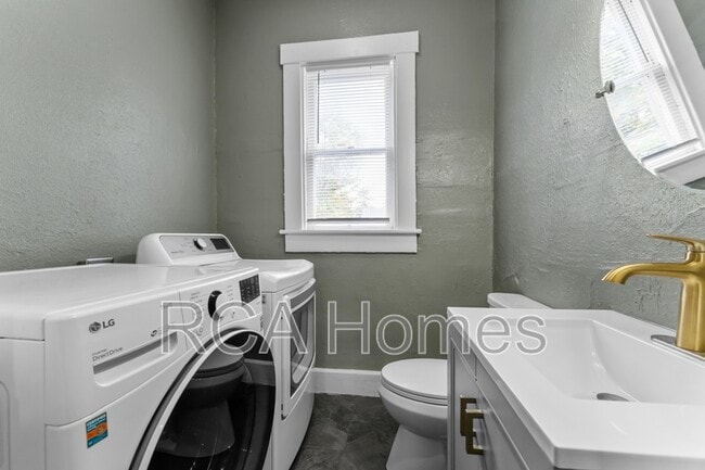 Building Photo - 69 N Whittier Pl