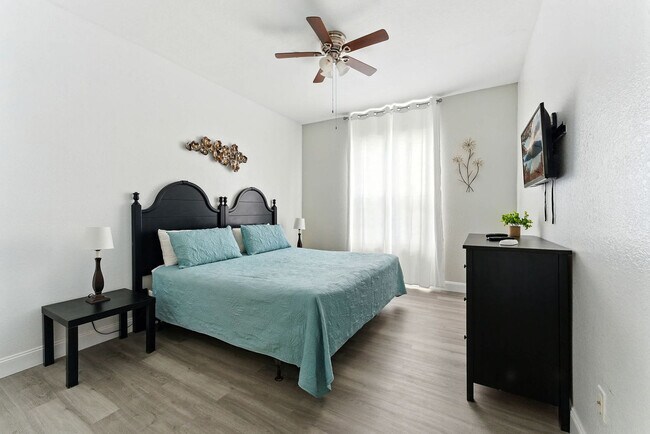 Building Photo - 8101 Coconut Pl