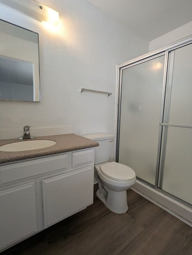 Building Photo - 4 Bedroom, 2 Bath - Single Story Home in P...