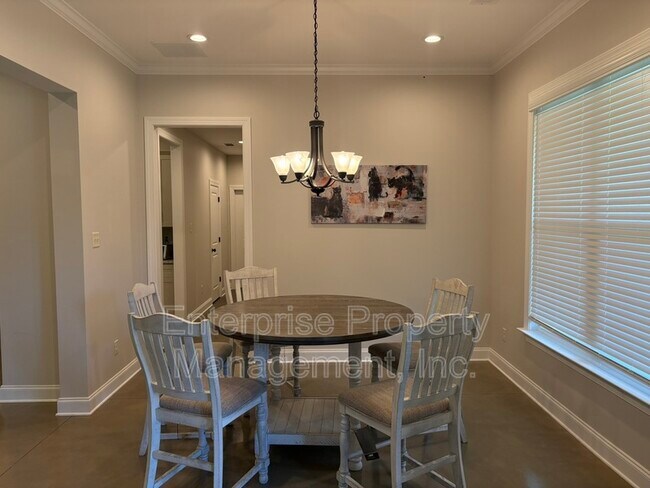 Building Photo - 239 McLaughlin Dr