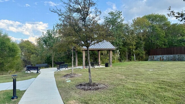 Building Photo - 2502 Sun Grove Rd