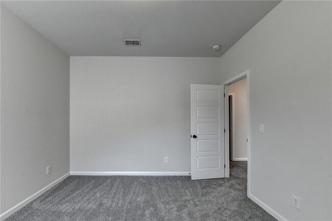 Building Photo - 1854 Westfall Lndg