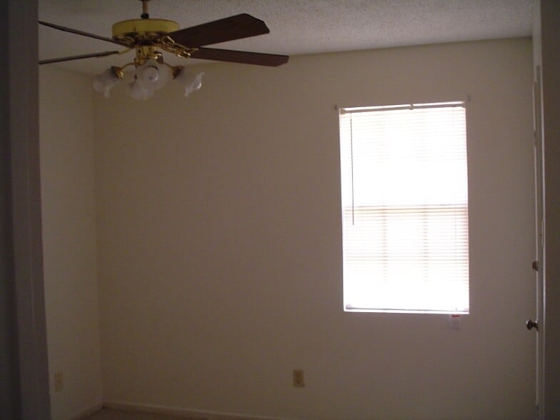 Building Photo - 9645 Mallard Loop