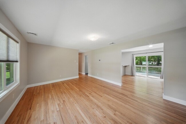Building Photo - 30 Doe Rd
