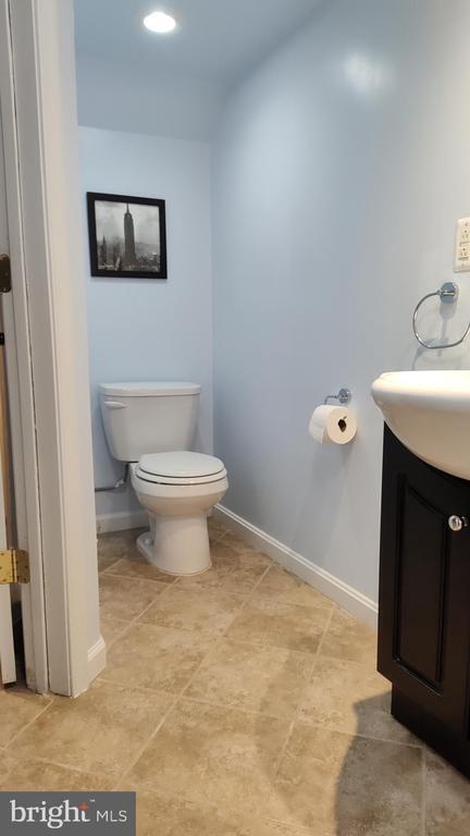 Building Photo - 442 Darby Ln