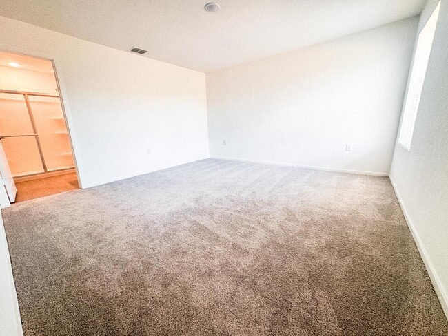 Building Photo - 10618 Nye Pass