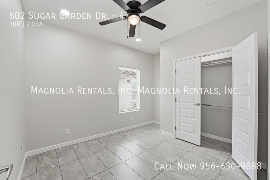 Building Photo - 802 Sugar Gdn Dr