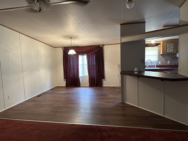 Building Photo - 5 Arrowhead Rd