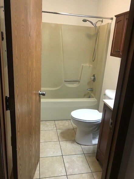 Bath - 615 N Washington St
