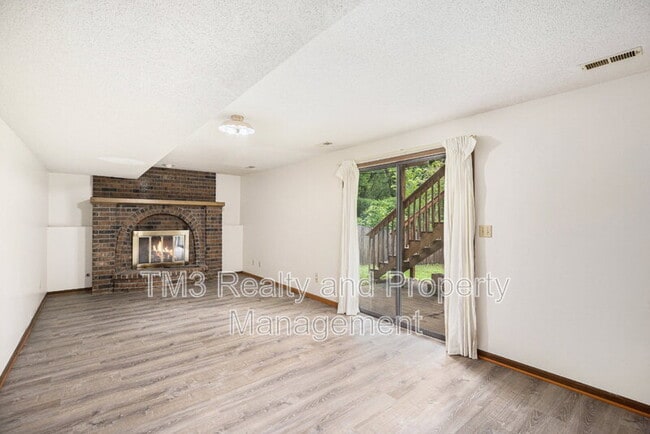 Building Photo - 2409 S 17th Terrace