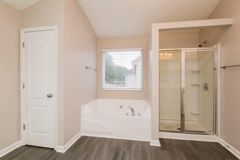 Building Photo - 600 Simonton Crest Dr SE