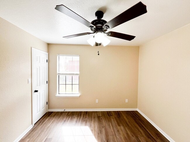 Building Photo - Available NOW!!!! You must see this is a Fabulous Home. 4 bedrooms, office, 2 bath, 2 car garage ...