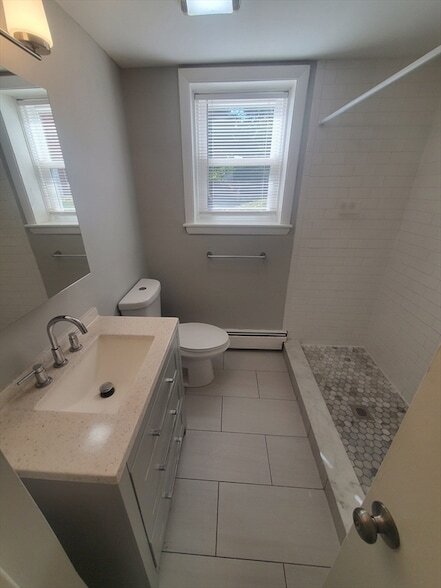 Building Photo - 433 B Sea St