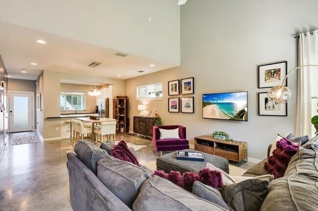 Building Photo - 5616 S 1st St