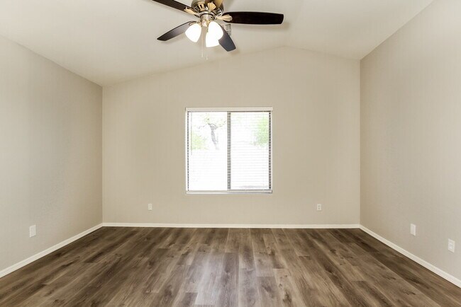 Building Photo - 14453 N Gil Balcome Ct