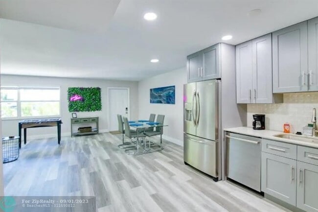 Building Photo - 112 Claremont Ln