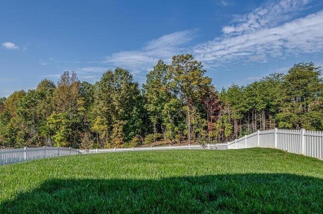 Building Photo - Charming 4 beds 2.5 baths Home in Berewick!