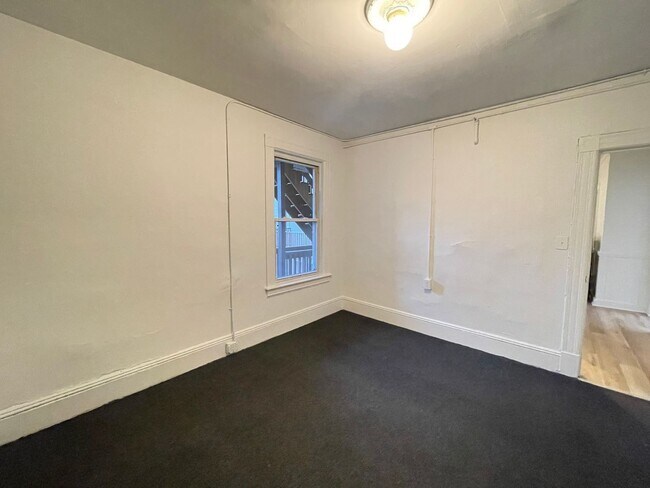 Building Photo - 459 Beech St