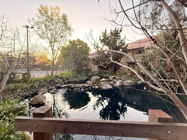 Building Photo - Updated 2 Bedroom, 2 Bath Condo in Gated Summershore Community – San Jose!