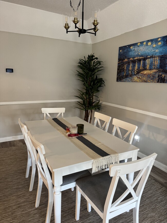 Building Photo - 604 Cordova Green